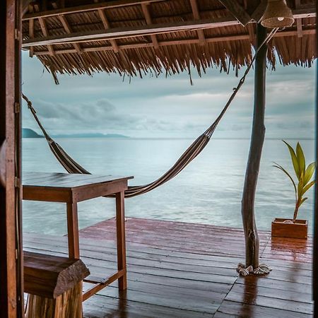 Yennanas Besir Methos Homestay - Raja Ampat מראה חיצוני תמונה