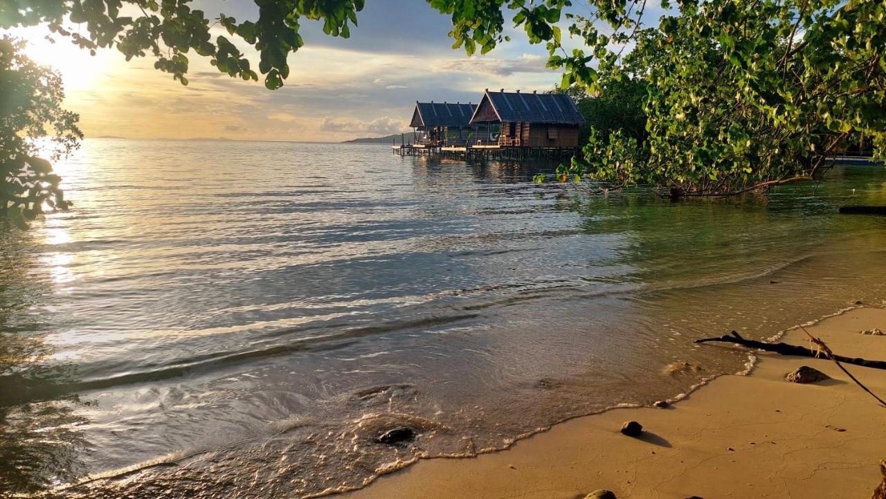 Yennanas Besir Methos Homestay - Raja Ampat מראה חיצוני תמונה